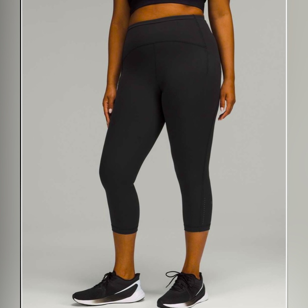 🍋SOLD🍋 Lululemon Swift Speed hi rise crop 21”